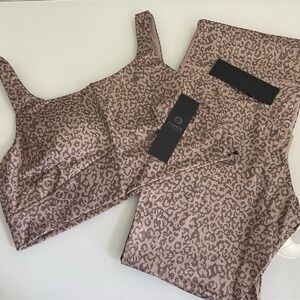 Mono B Women's‎ 1XL Gold Foil Leopard Print Sports Bra & Leggings Set NEW Curvy
